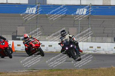 media/Nov-26-2022-Fastrack Riders (Sat) [[b001e85eef]]/Level 1/Session 3 Outside Turn 9/